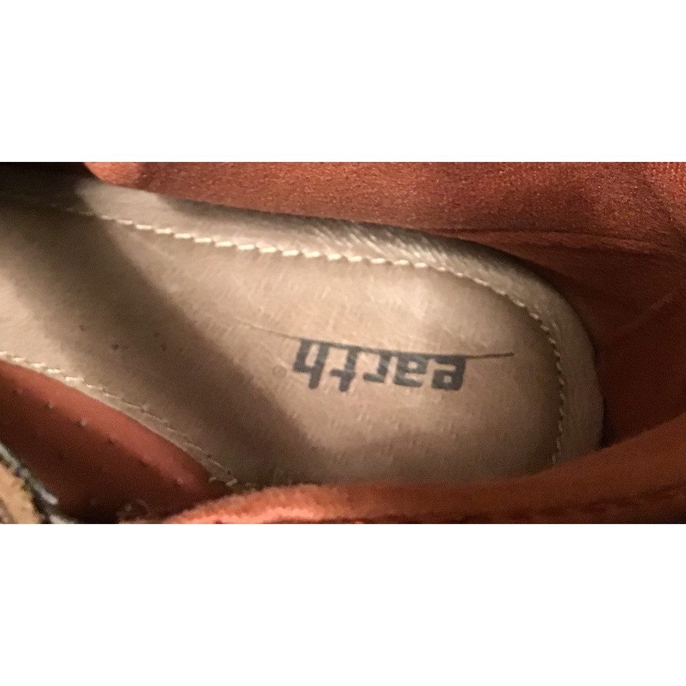 Earth Mary Jane’s heels with buckles. Hardly worn. Reddish brown. - Picture 2 of 5